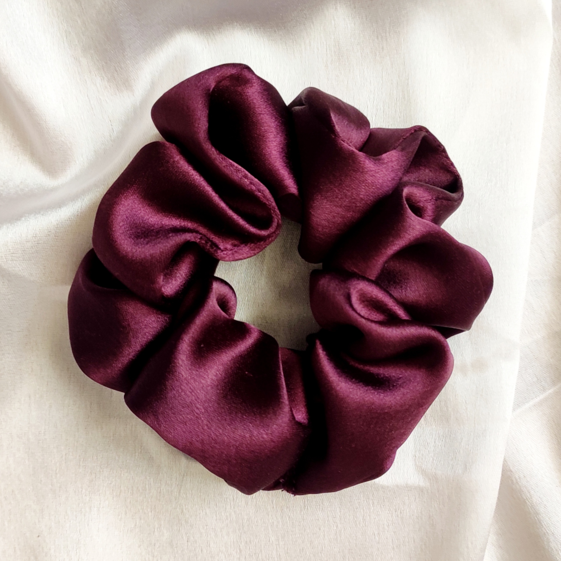 SATIN SCRUNCHIE MAROON SATIN SCRUNCHIE MAROON